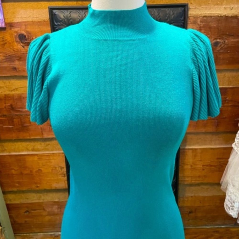 Green Mock Turtleneck Short Sleeve Sweater